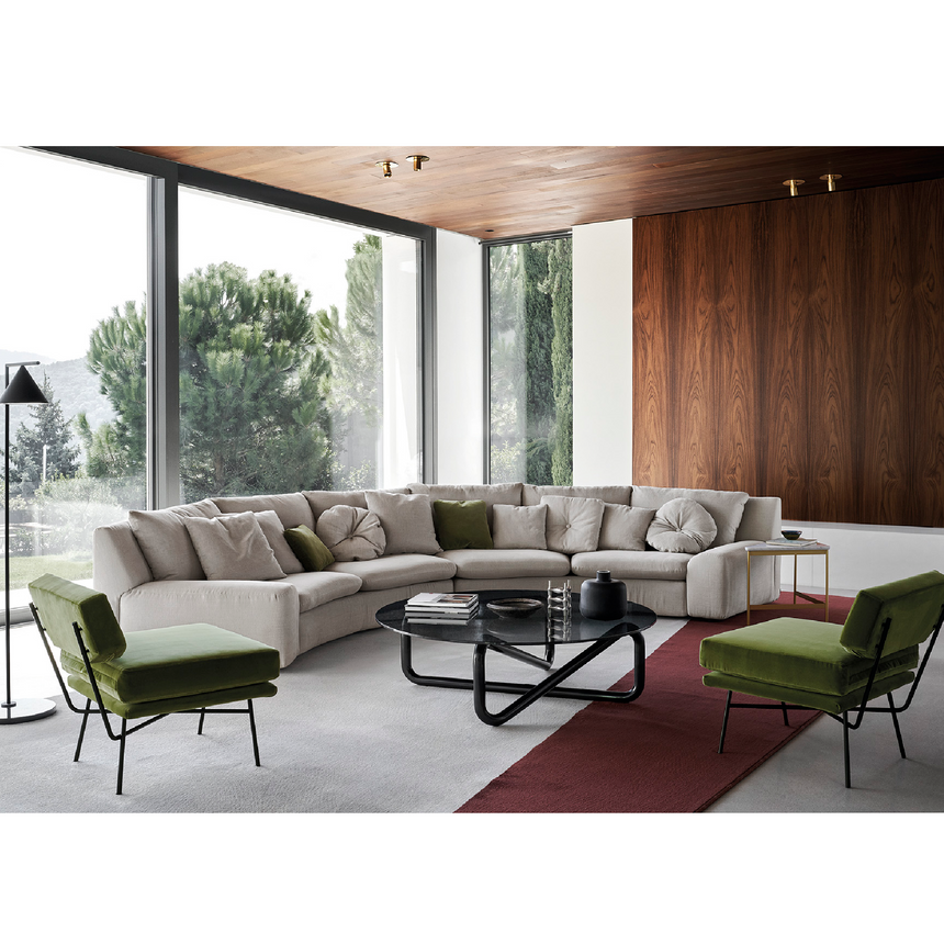 Triangular Side Table | Arflex .Capilano | italianfurniture.com