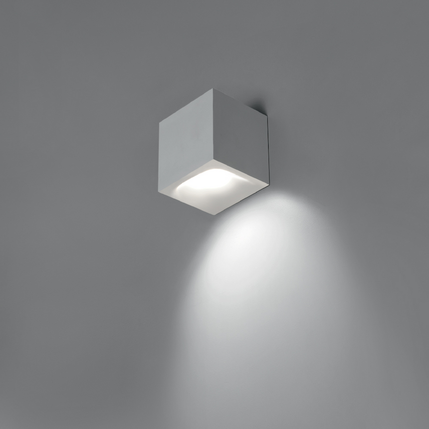 Matte White Cube Wall Lamp | Artemide Aede | Italianfurniture.com