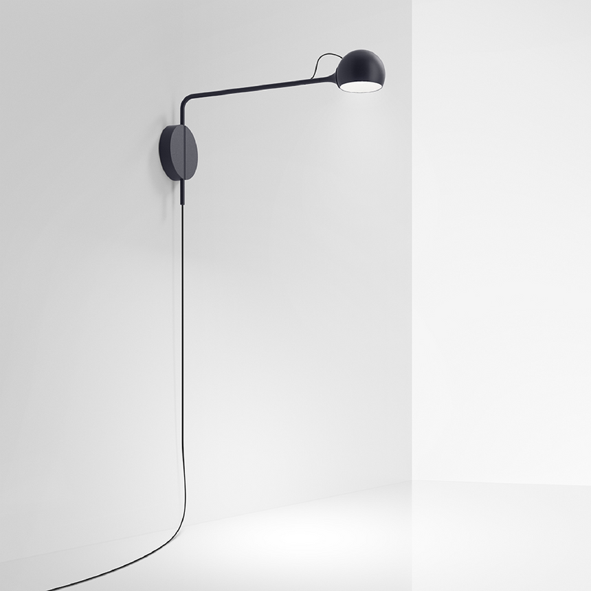 Aluminum Rod Wall Lamp | Artemide Ixa | Italianfurniture.com