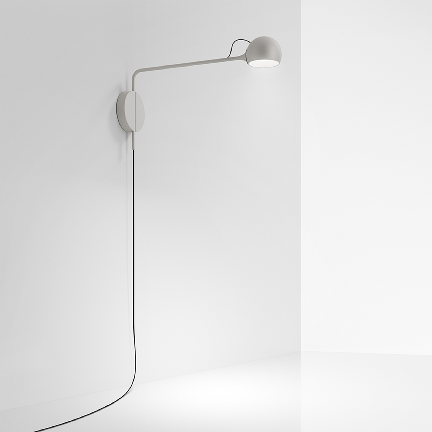 Aluminum Rod Wall Lamp | Artemide Ixa | Italianfurniture.com