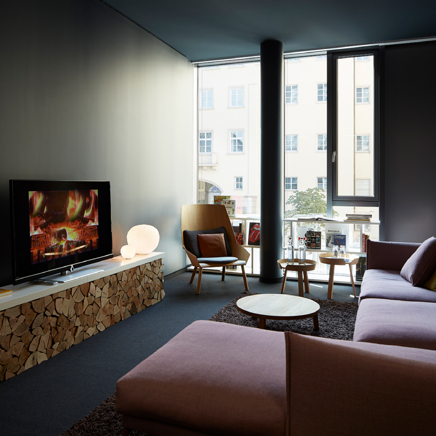 Double-Layered Glass Table Lamp | Artemide Meteorite | Italianfurniture.com