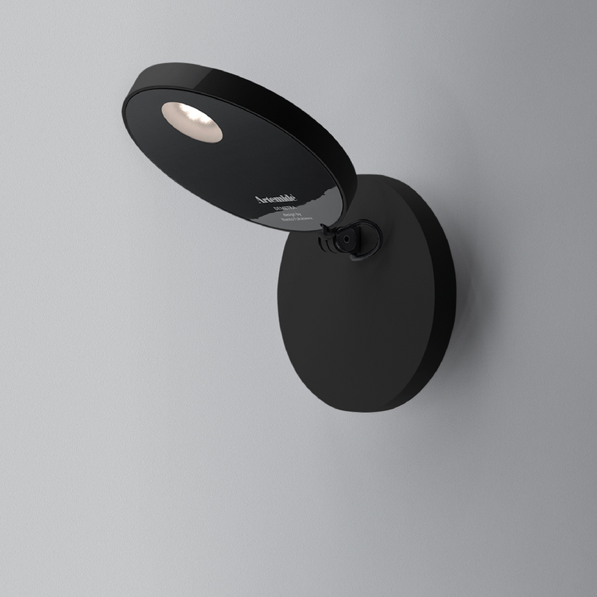 Adjustable Spot Wall Lamp | Artemide Demetra | Italianfurniture.com