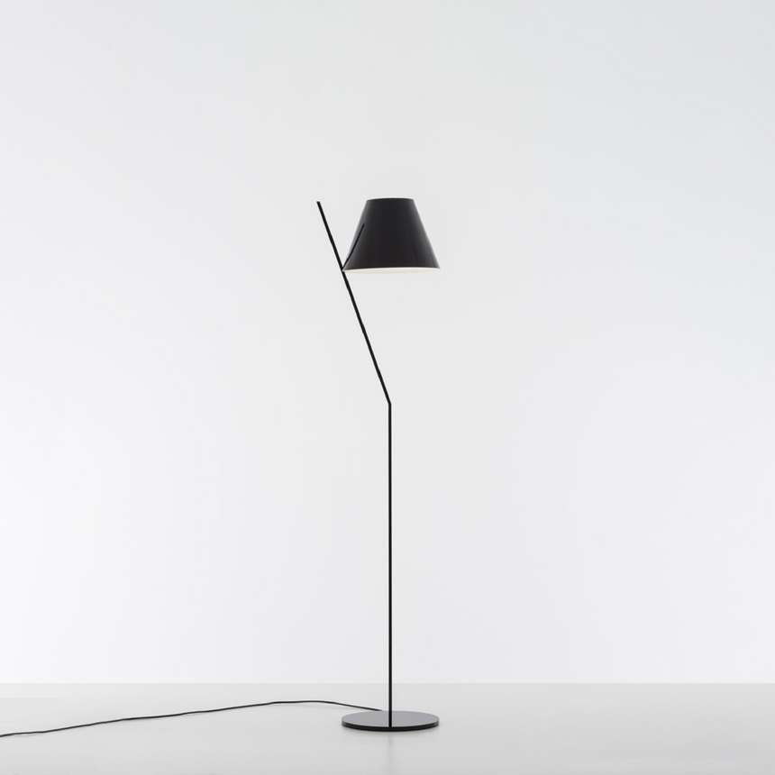 Tilted Stem Floor Lamp | Artemide La Petite | Italianfurniture.com