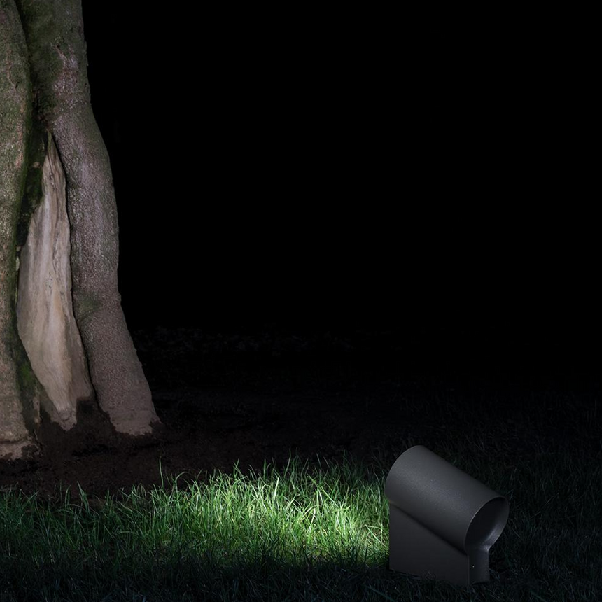 Aluminum Outdoor Floor Lamp | Artemide Oblique | Italianfurniture.com