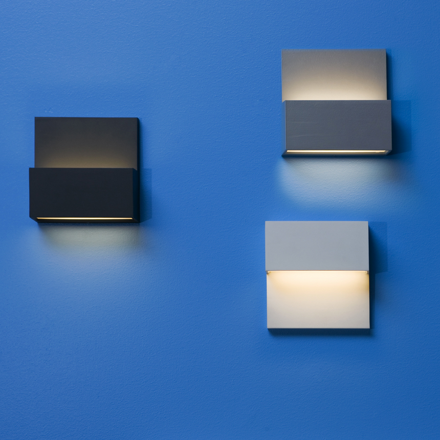 Cast Aluminum Wall Lamp | Artemide Piano | Italianfurniture.com