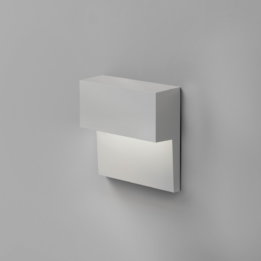 Cast Aluminum Wall Lamp | Artemide Piano | Italianfurniture.com
