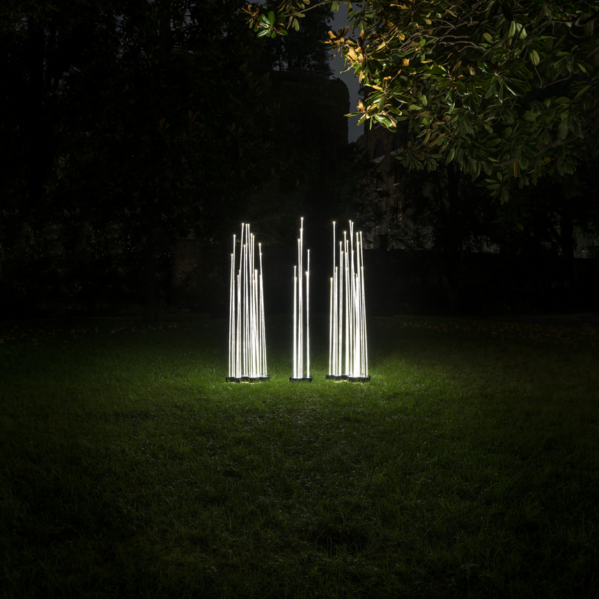 Transparent Rods Outdoor Floor Lamp | Artemide Reeds | Italianfurniture.com