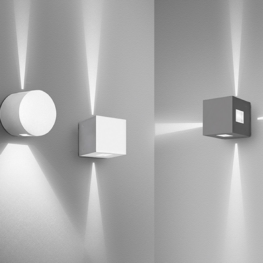 Square Direct/Indirect Wall Lamp | Artemide Effetto | Italianfurniture.com