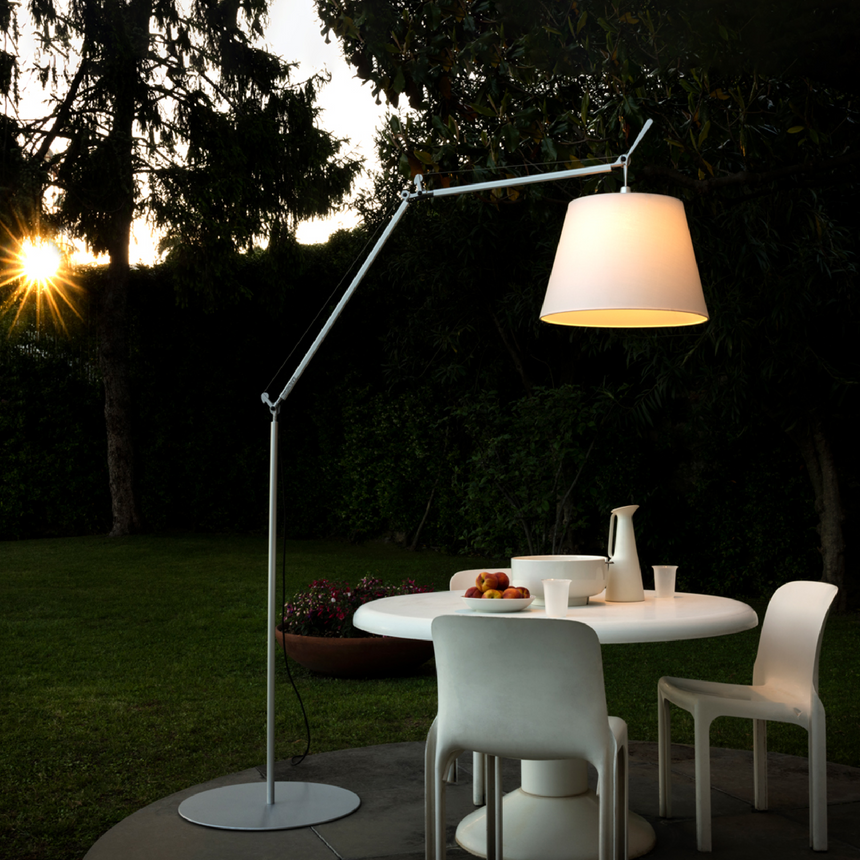 Empire Shade Mega Outdoor Floor Lamp | Artemide Tolomeo