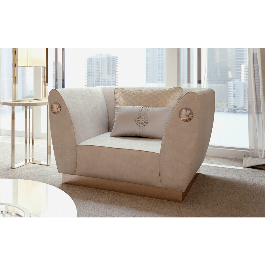 Metallic Base Lounge Armchair | Bizzotto Italia Symphony | Italianfurniture.com