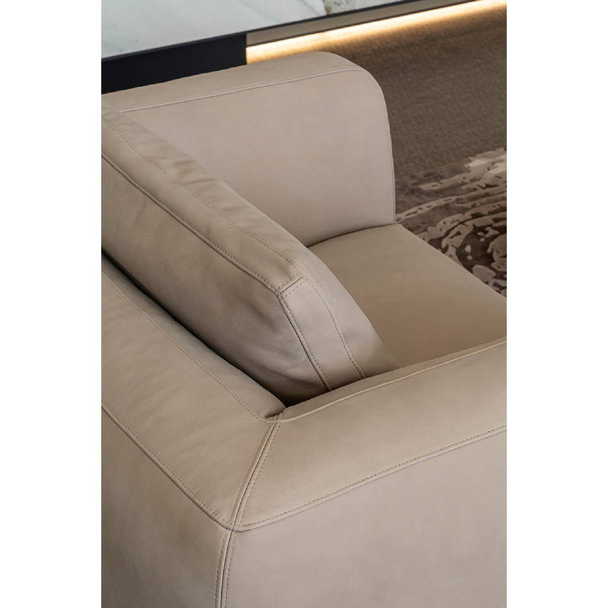 Chunky Upholstered Lounge Chair | Bizzotto Italia Kumo | Italianfurniture.com