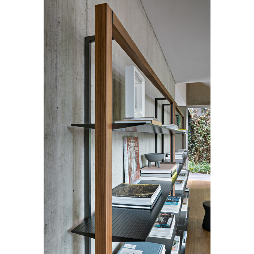 Wall-Mounted Metal Bookshelf | Bonaldo Alix | Italianfurniture.com