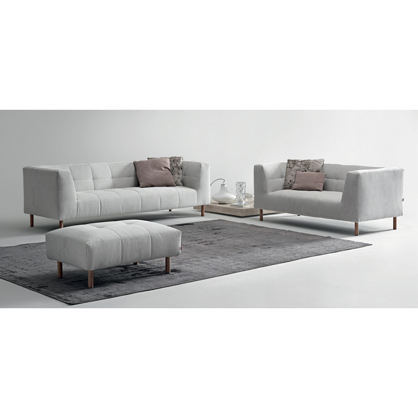 Grid-Tufted Armchair | Dema Scacco | Italianfurniture.com