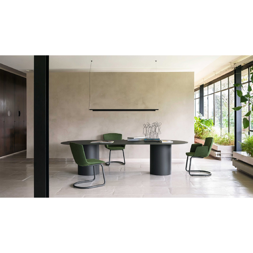 Cylindrical Base Dining Table | Desalto MM8 | Italianfurniture.com