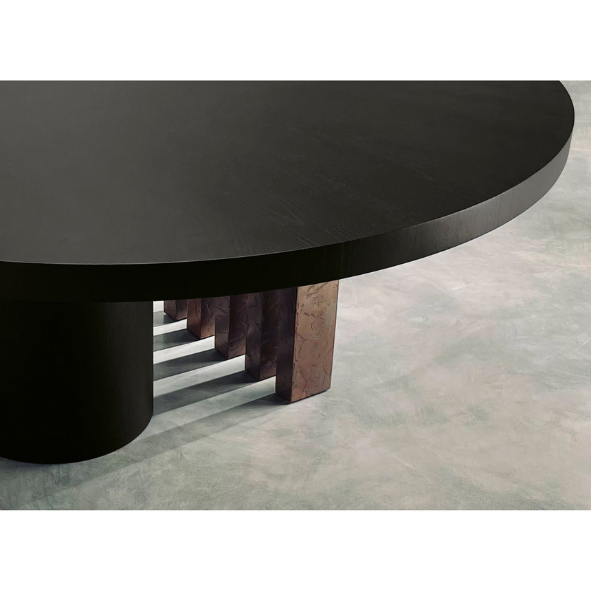 Differentiated Bases Round Dining Table | Somaschini Ozark | Italianfurniture.com