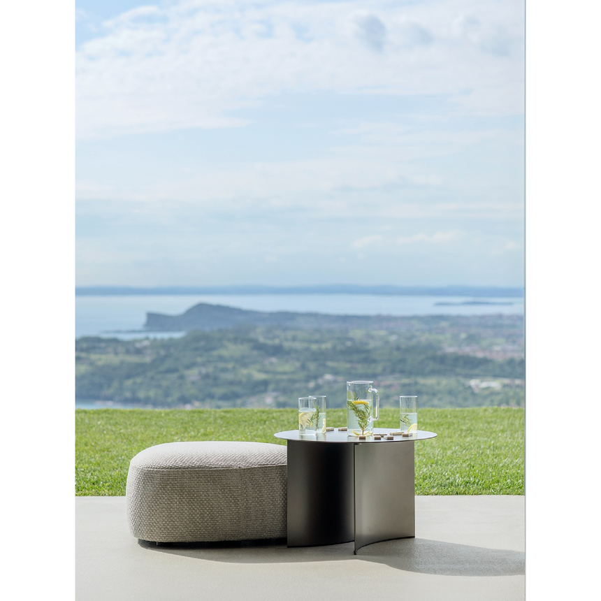 Round Metal Outdoor Coffee Table | Flou Pierre | Italianfurniture.com