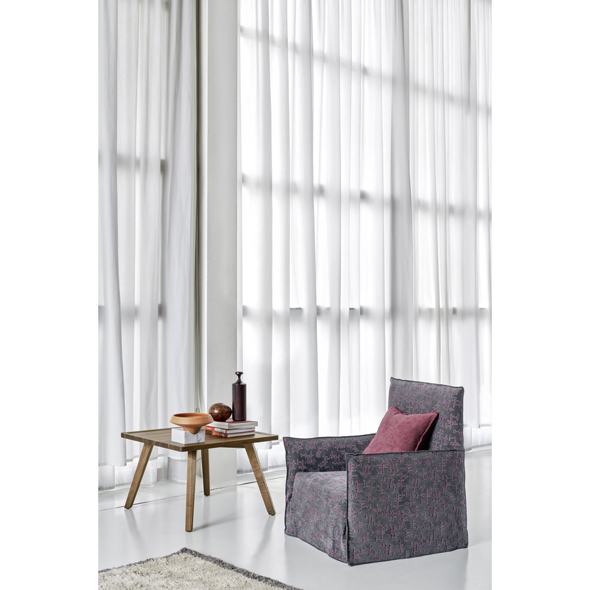 Natural White Lino Armchair | Gervasoni Ghost | ItalianFurniture.com