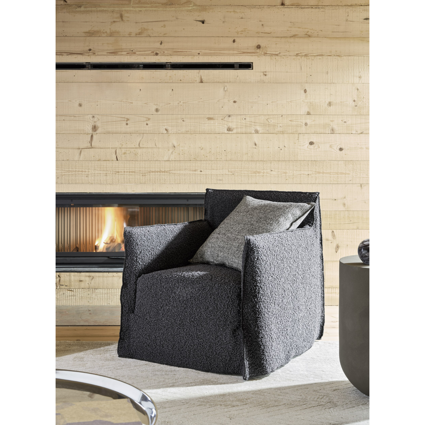 Natural White Lino Armchair | Gervasoni Ghost | ItalianFurniture.com