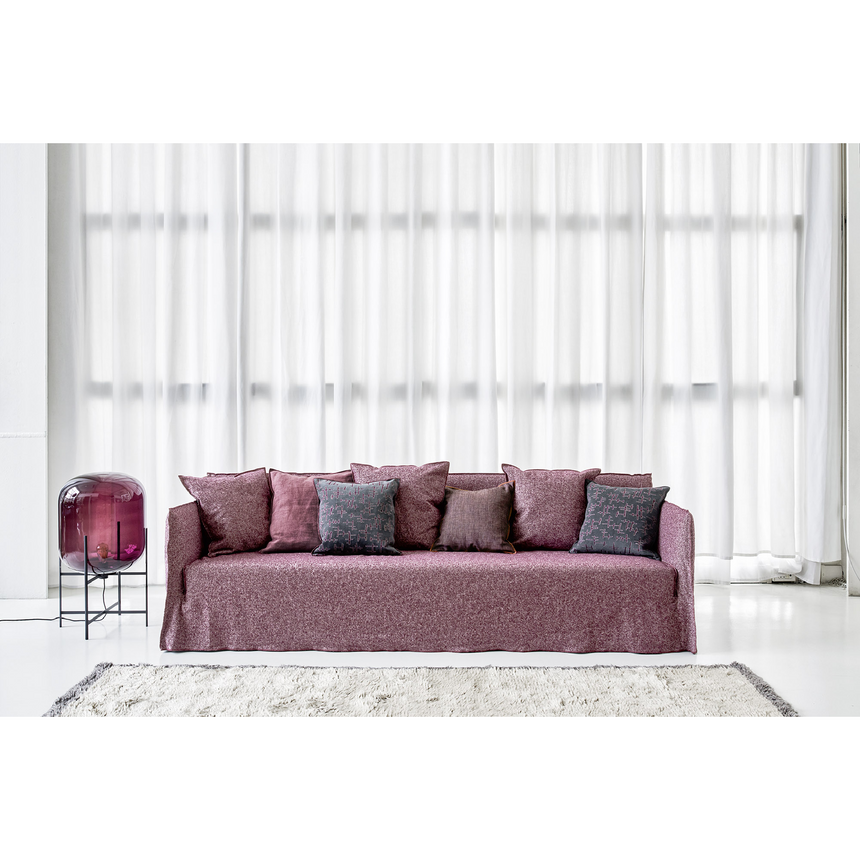 Natural White Lino Sofa | Gervasoni Ghost | ItalianFurniture.com