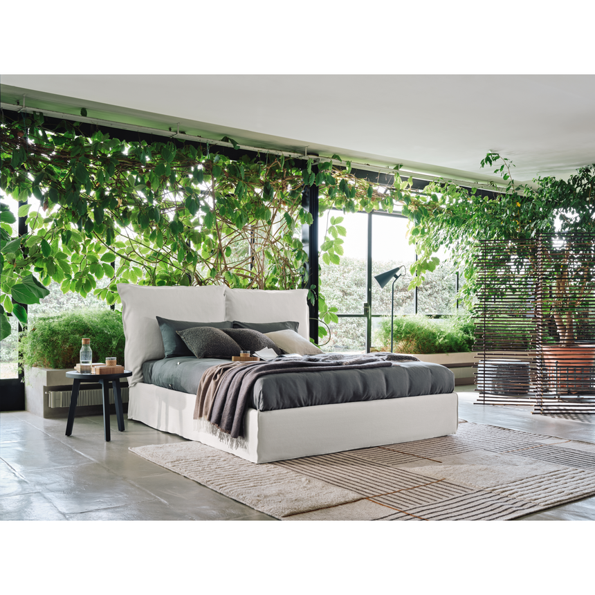 Three-legged Round Side Table | Gervasoni Gray | ItalianFurniture.com