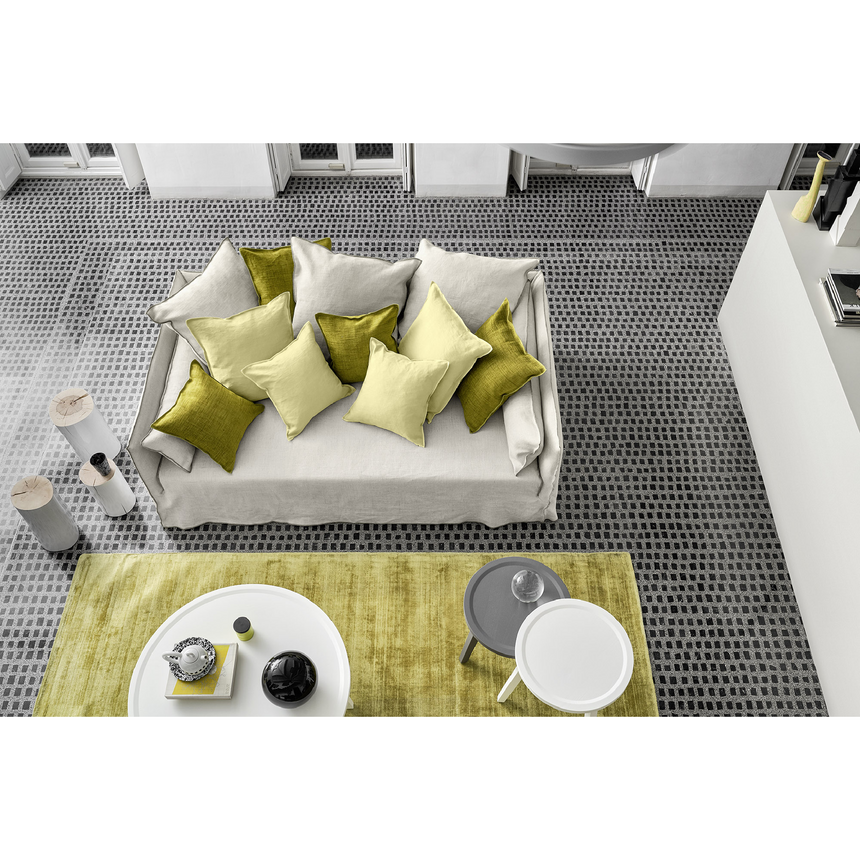 Three-legged Round Side Table | Gervasoni Gray | ItalianFurniture.com