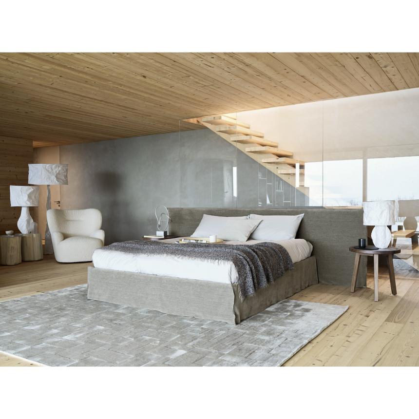 Three-legged Round Side Table | Gervasoni Gray | ItalianFurniture.com