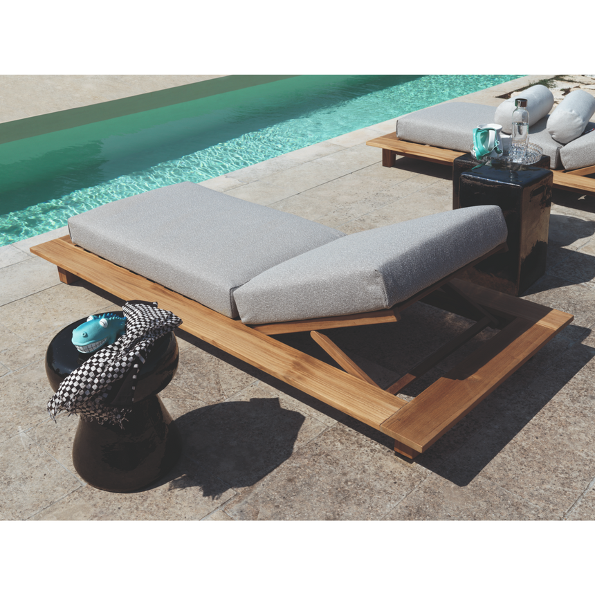 Cubic Concrete Side Table | Gervasoni Inout | ItalianFurniture.com