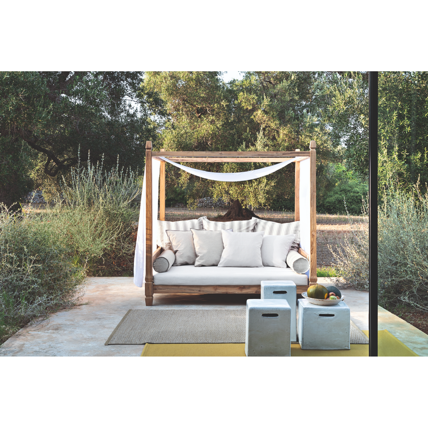 Cubic Concrete Side Table | Gervasoni Inout | ItalianFurniture.com