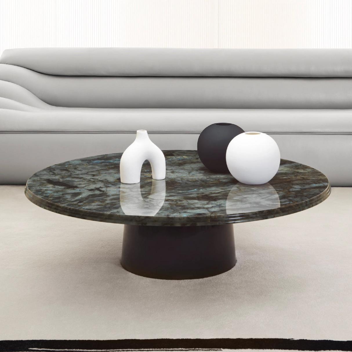 Lacquered Base Round Coffee Table M | Karl Lagerfeld Maison Wellen | Italianfurniture.com