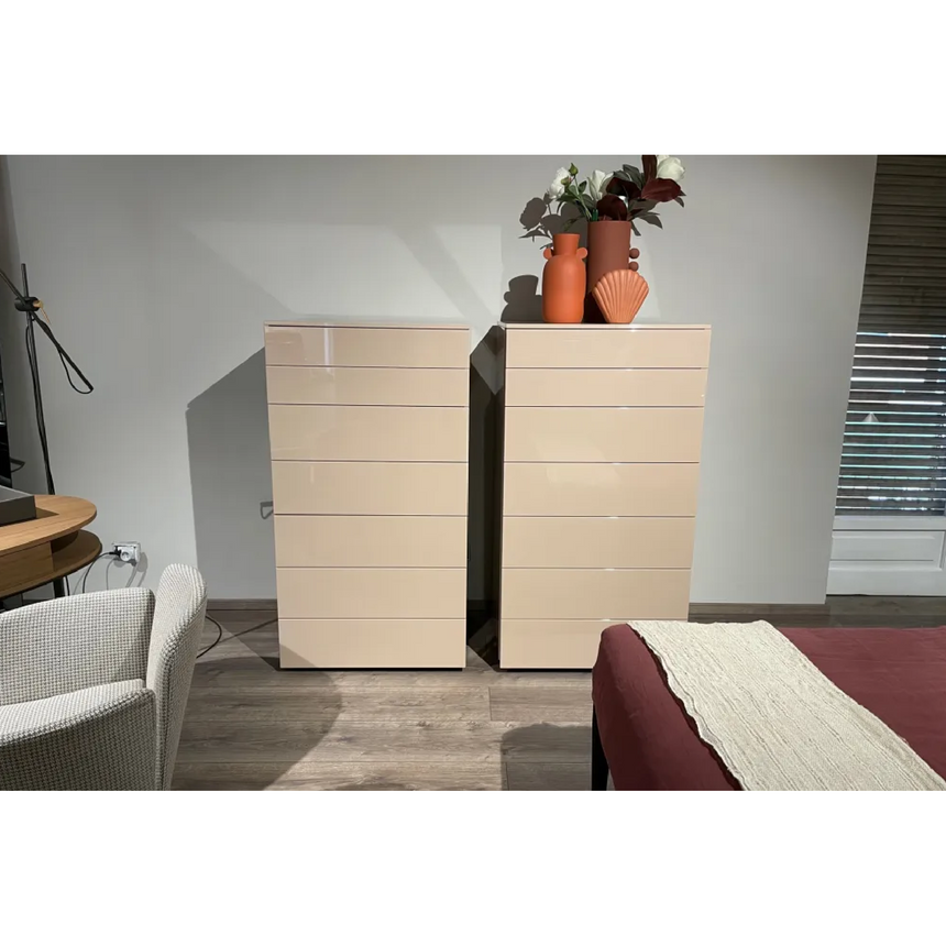 Glossy Grooved Chest of Drawers | Lema Florens | Italianfurniture.com