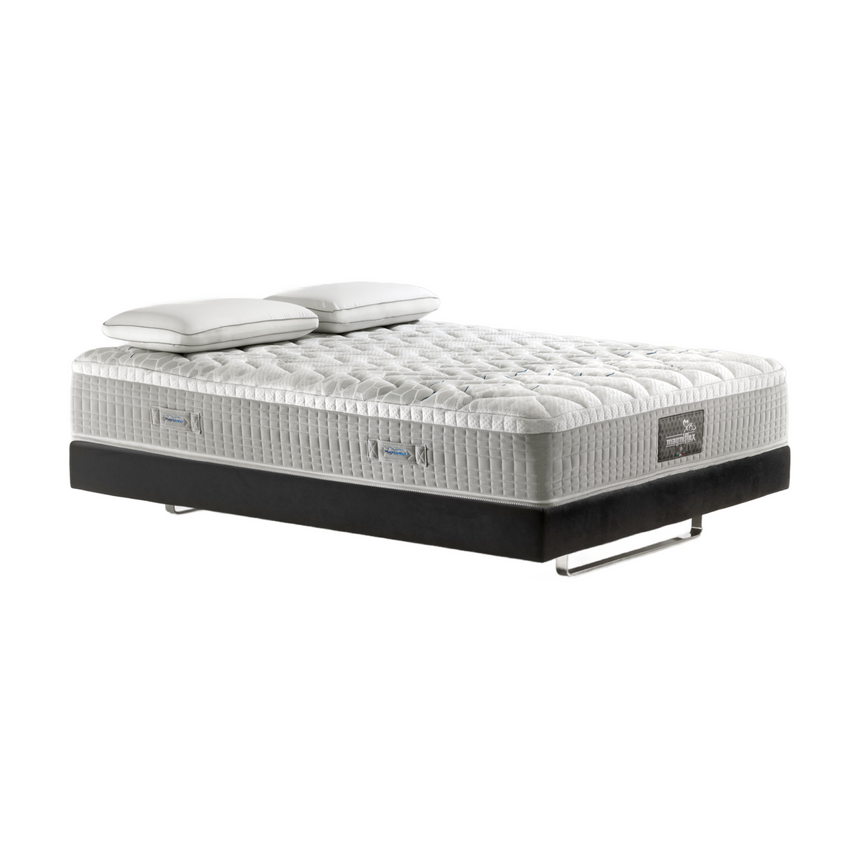 Thermoregulating Checkered Plush Mattress | Magniflex Magnistretch | Italianfurniture.com