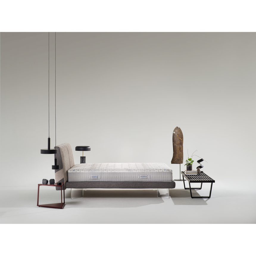 Thermoregulating Checkered Plush Mattress | Magniflex Magnistretch | Italianfurniture.com