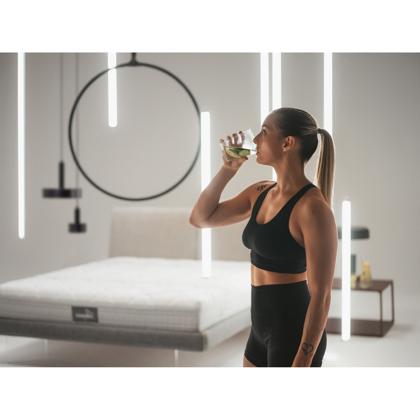 Thermoregulating Checkered Plush Mattress | Magniflex Magnistretch | Italianfurniture.com