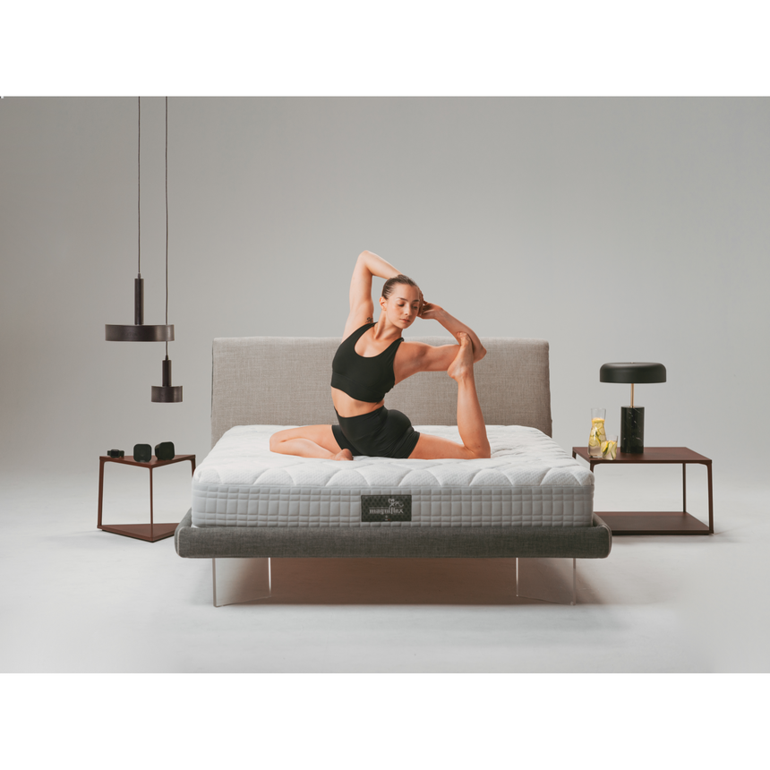 Checkered Firm Mattress | Magniflex Magnistretch | Italianfurniture.com