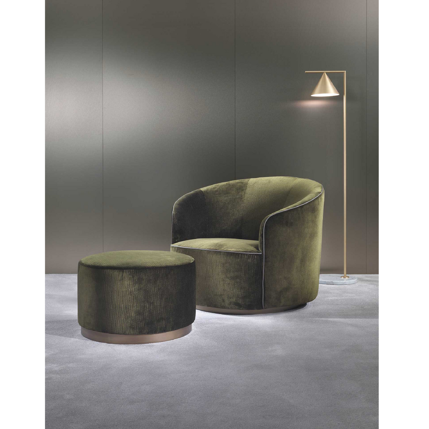Curved Lounge Armchair | Marelli Moon | Italianfurniture.com