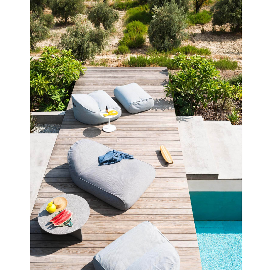 Padded Outdoor Chaise Longue | Roda Onda | Italianfurniture.com