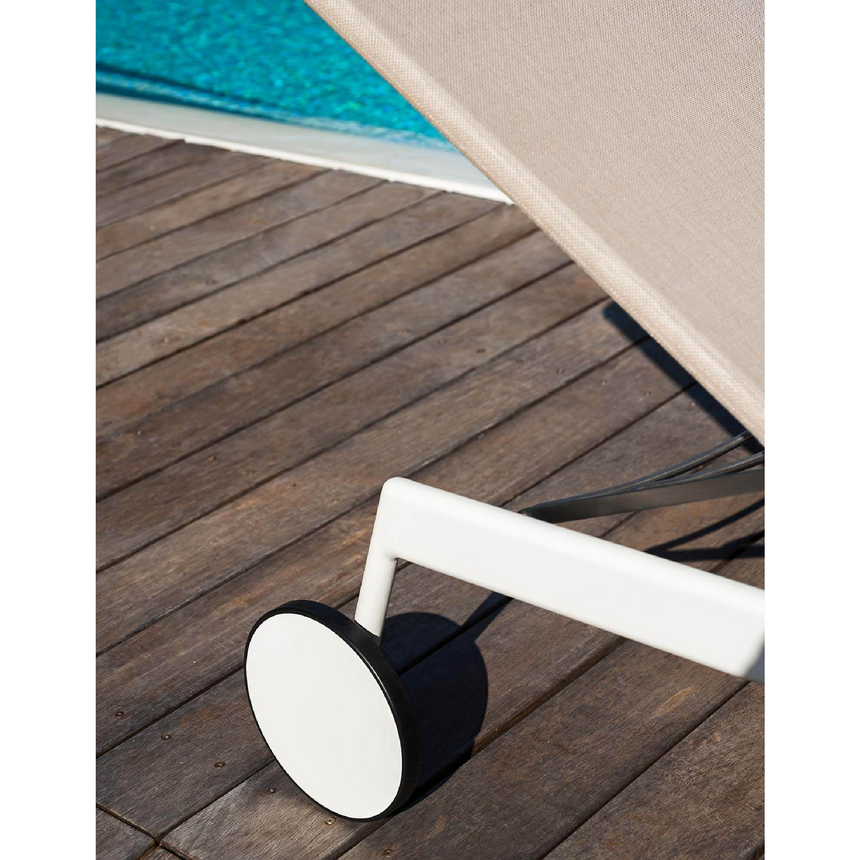 Painted Aluminum Stackable Sunlounger | Roda Piper | Italianfurniture.com