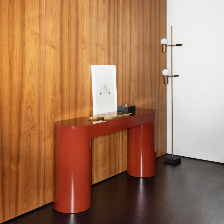 Monolithic Lacquered Console Table | Somaschini Lazy-O | Italianfurniture.com