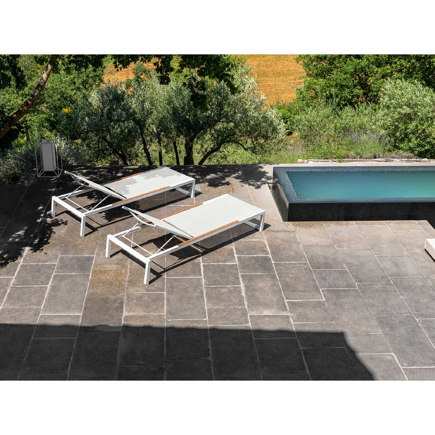 Powder-Coated Aluminum Sunbed | Talenti Alabama