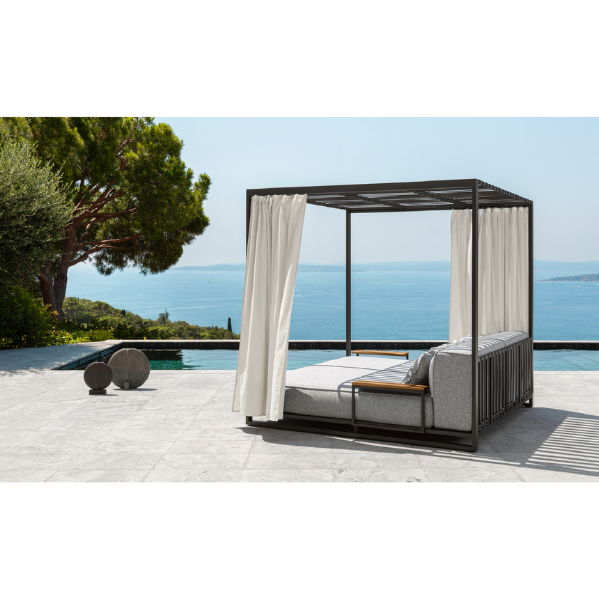 Stainless-Steel Canopy Daybed | Talenti Casilda | Italianfurniture.com