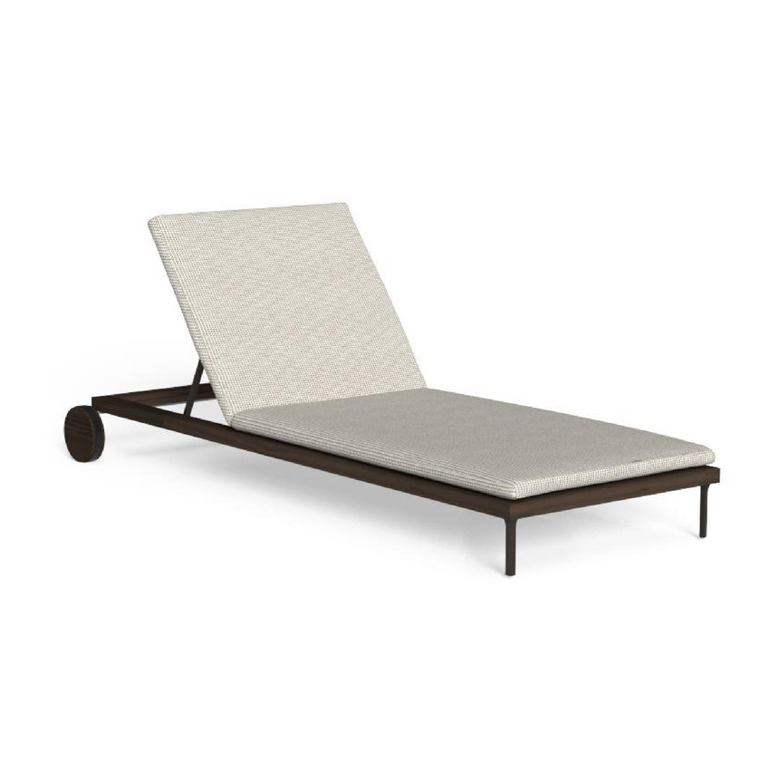 Wood Base Sun Lounger | Talenti CleoSoft | Italianfurniture.com