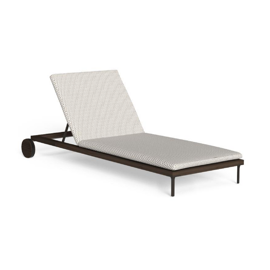 Wood Base Sun Lounger | Talenti CleoSoft | Italianfurniture.com