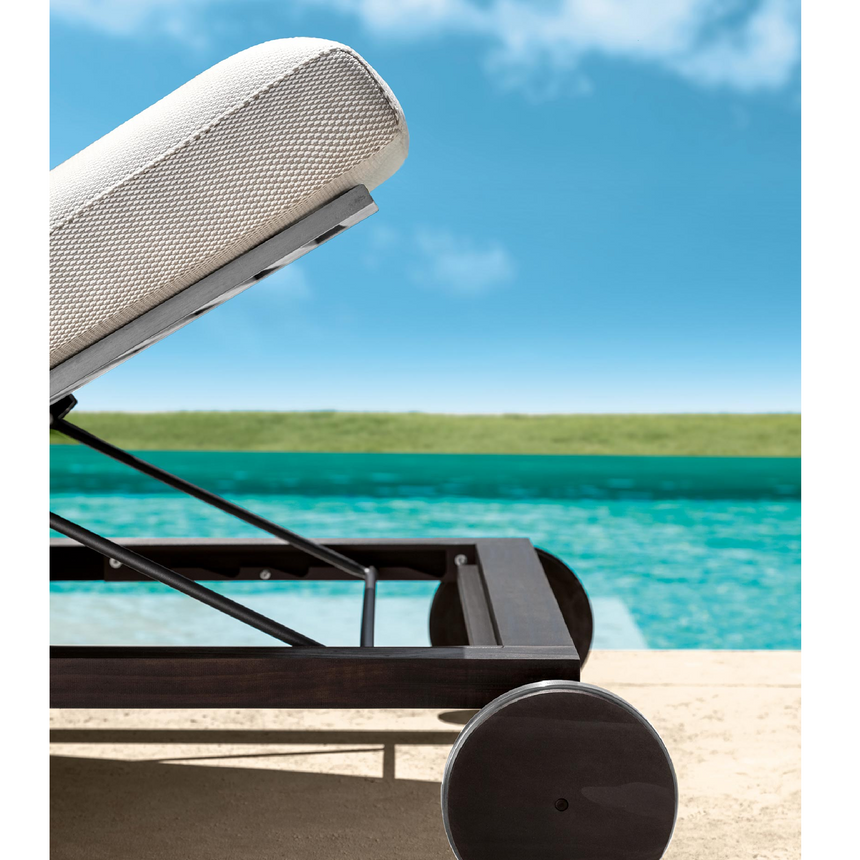 Wood Base Sun Lounger | Talenti CleoSoft | Italianfurniture.com