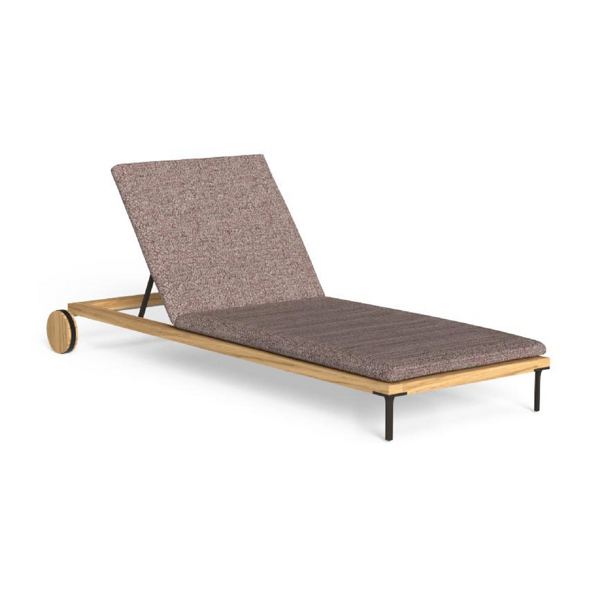 Wood Base Sun Lounger | Talenti CleoSoft | Italianfurniture.com