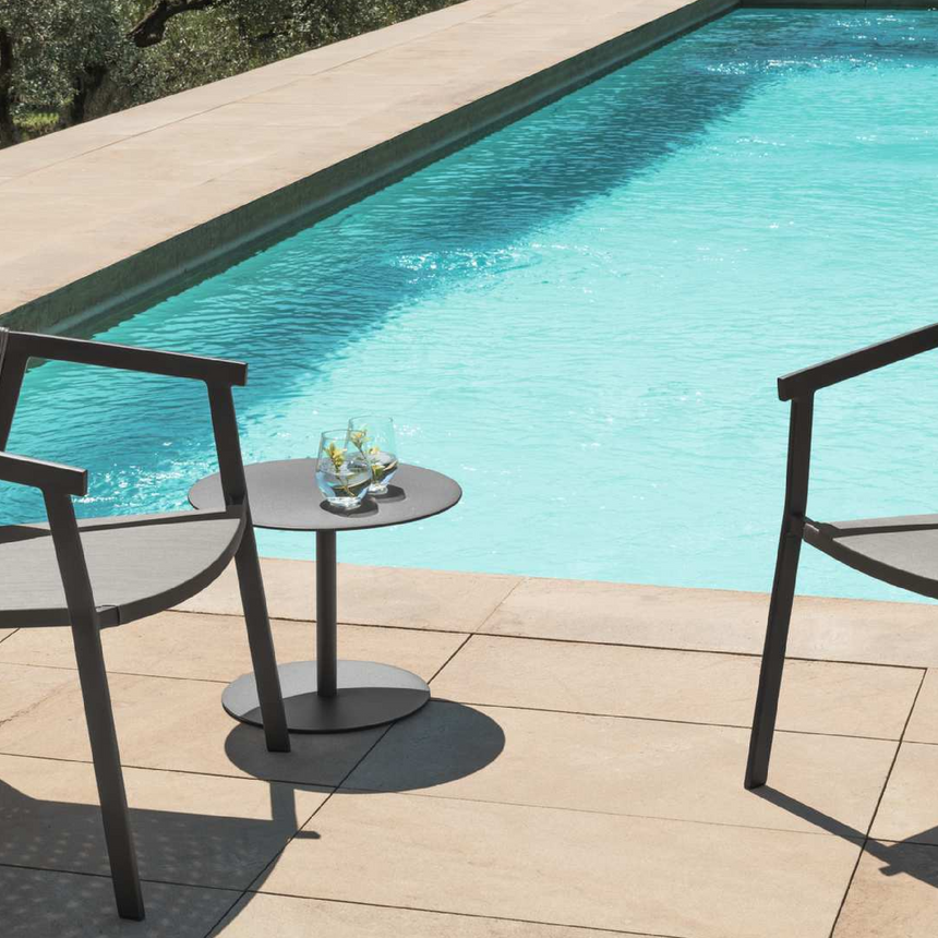 Round Pedestal Outdoor Coffee Table | Talenti Key | Italianfurniture.com
