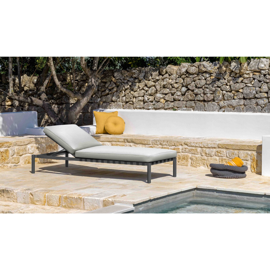 Padded Silver Sun Lounger | Talenti Lake | Italianfurniture.com