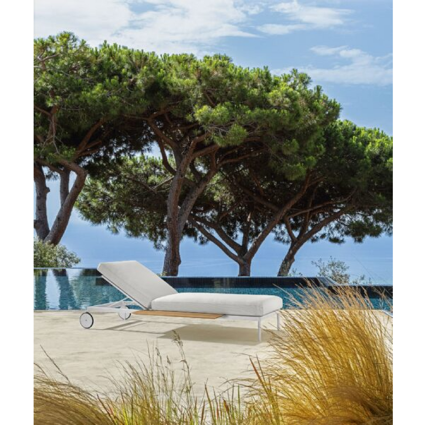Aluminum Framed Sun Lounger | Talenti Leaf | Italianfurniture.com