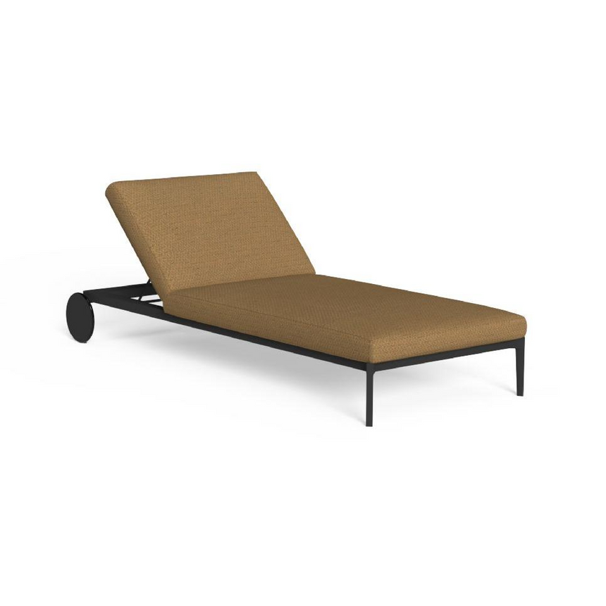 Aluminum Framed Sun Lounger | Talenti Leaf | Italianfurniture.com