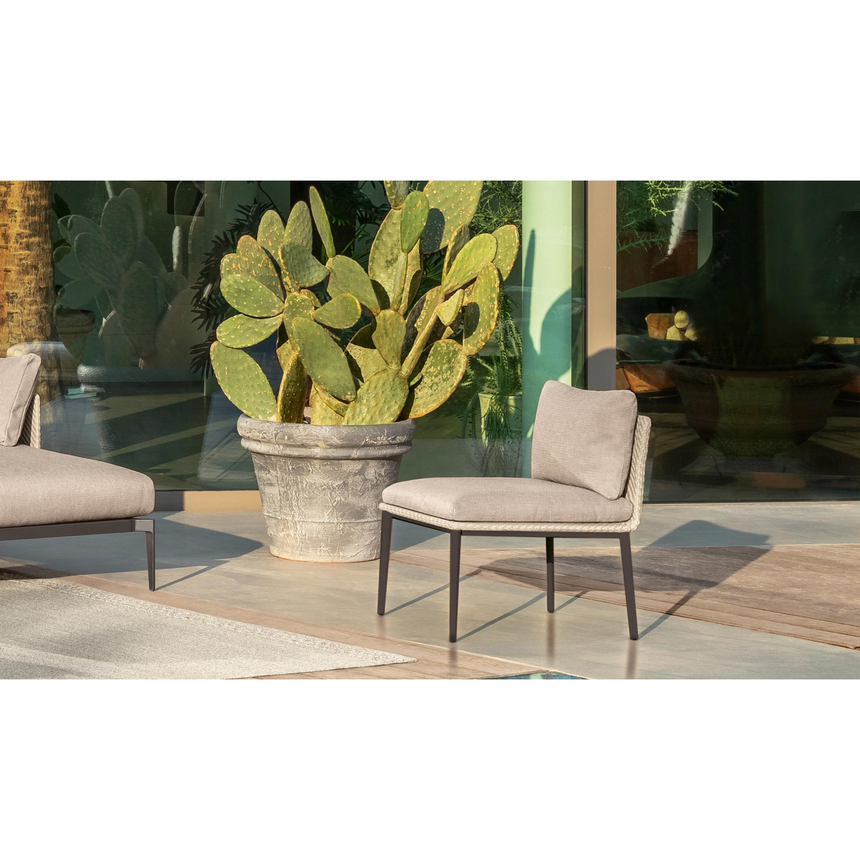 Aluminum Framed Outdoor Lounge Armchair | Talenti Leaf | Italianfurniture.com