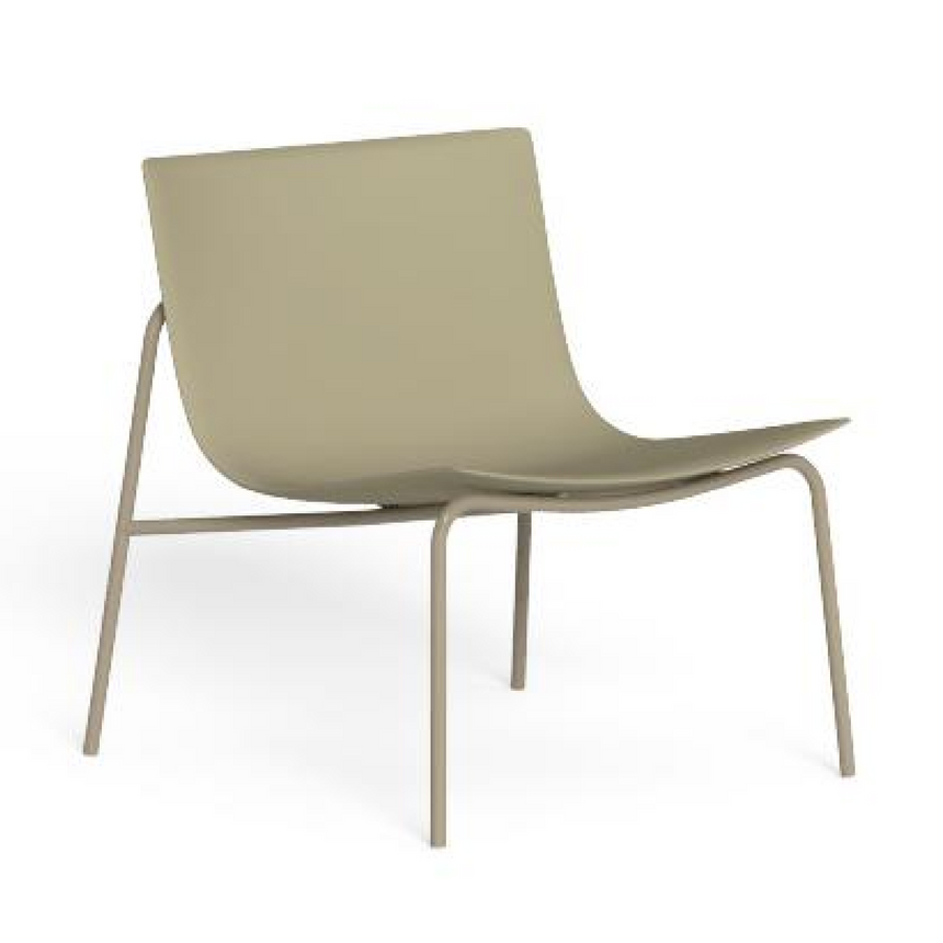 Molded Outdoor Lounge Chair | Talenti Malè | Italianfurniture.com
